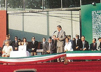 １９９５年サンパウロ日本産業見本市の開会式で挨拶をするカルドーゾ大統領